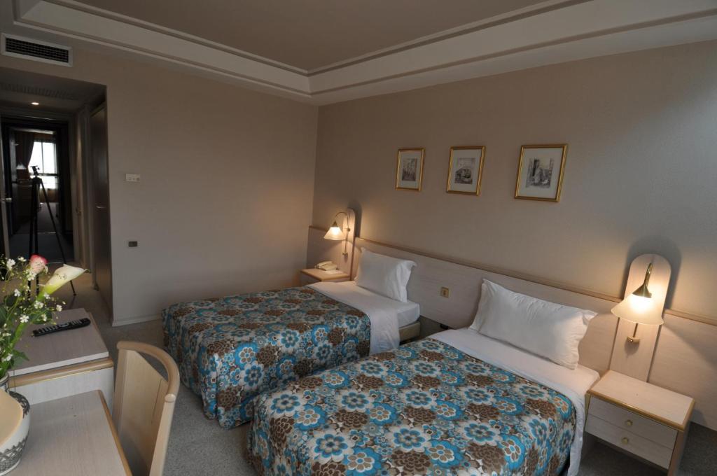 Hotel Wassim Фес Номер фото