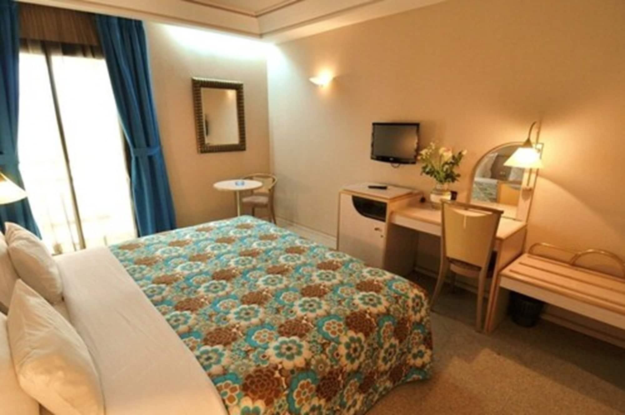 Hotel Wassim Фес Экстерьер фото